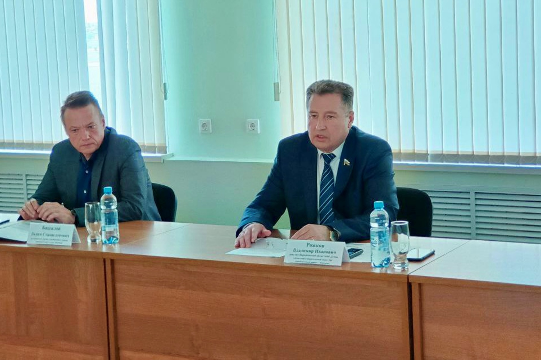 Владимир Рожков представил отчет о депутатской работе