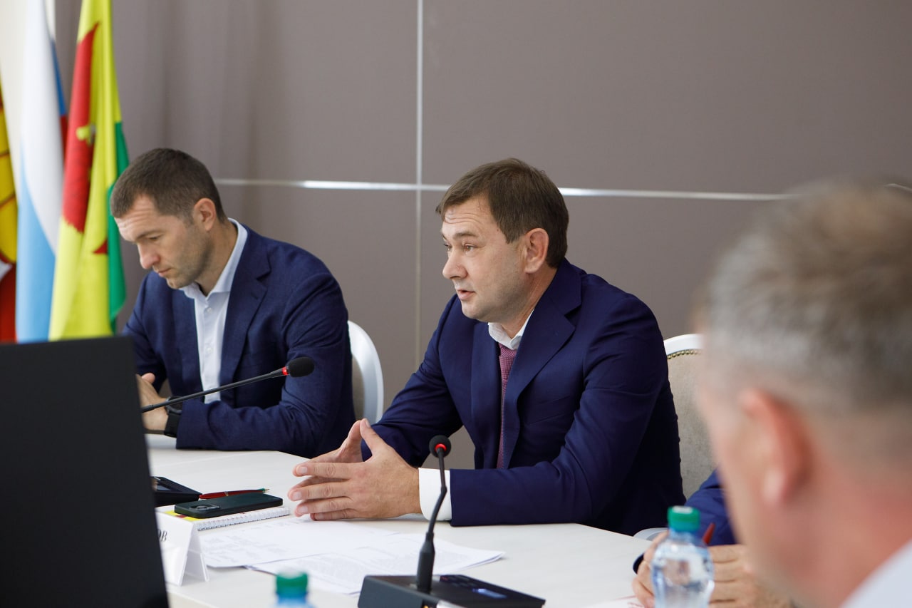 Владимир Нетёсов обсудил с педагогами Эртильского района привлечение молодых кадров на работу в сельские школы