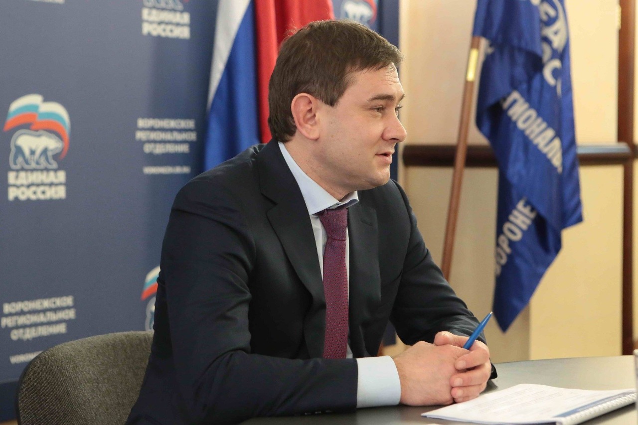 Владимир Нетёсов помог жителям Воронежской области с ремонтом дорог и благоустройством