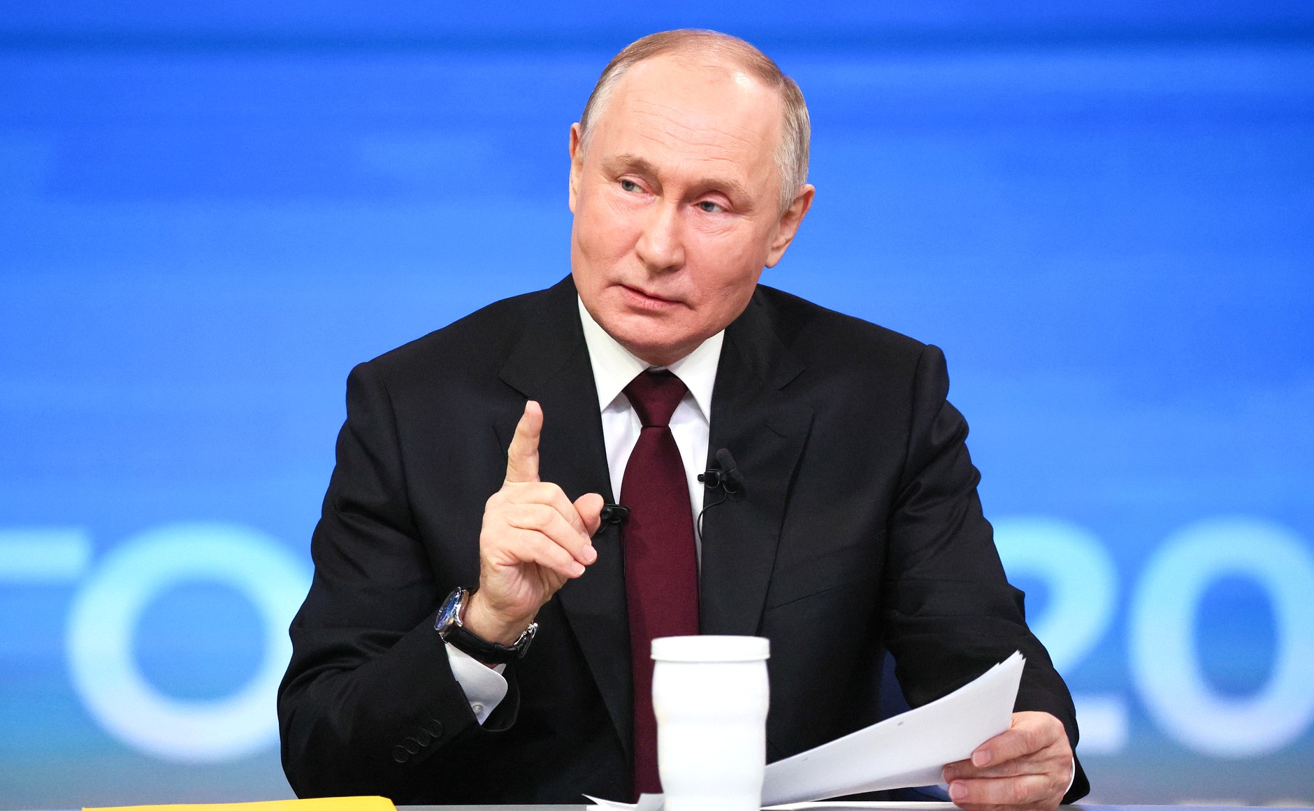 Итоги года. Президент России Владимир Путин в прямом эфире ответил на вопросы журналистов и жителей страны