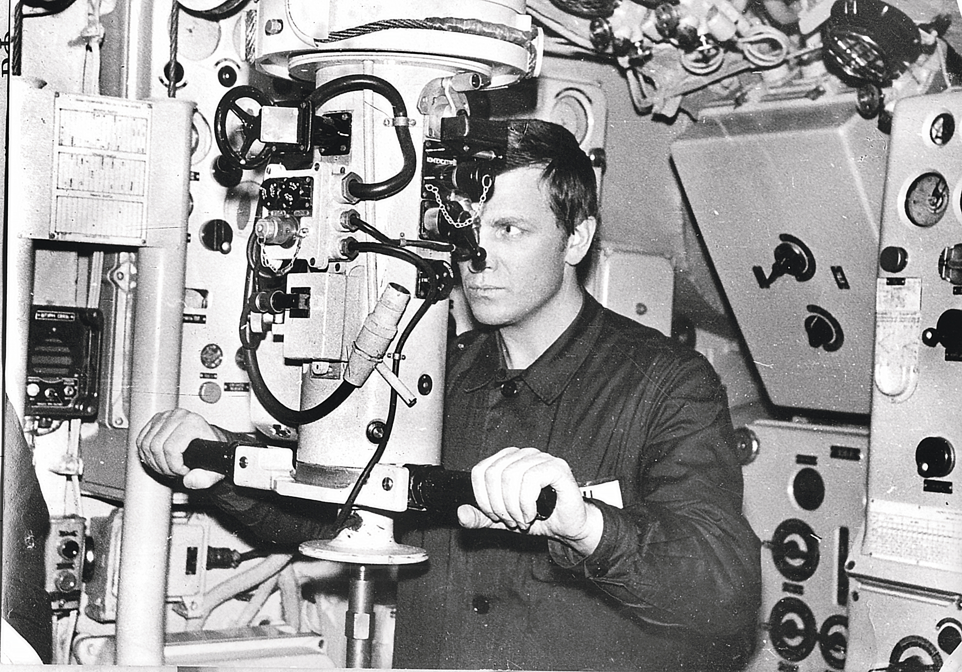 Ермаков за штурвалом.jpg