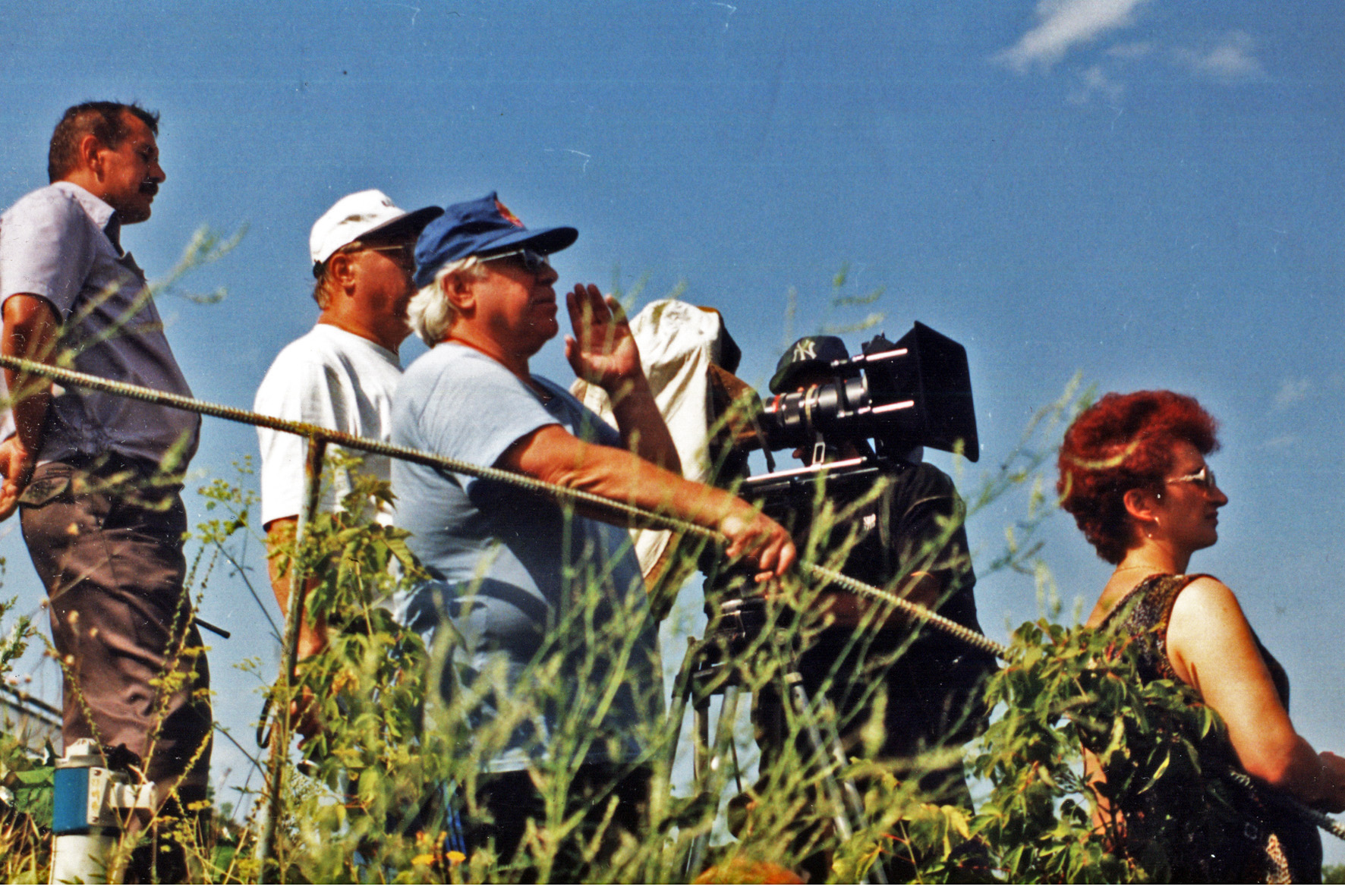 Фото 9 На съемочной площадке в центре кинорежиссер Панин.jpg