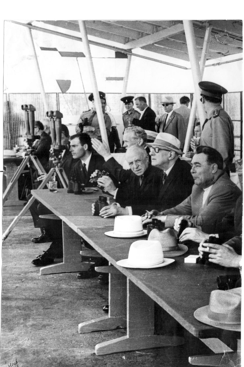 де голль_архив ЦЭНКИ.jpg