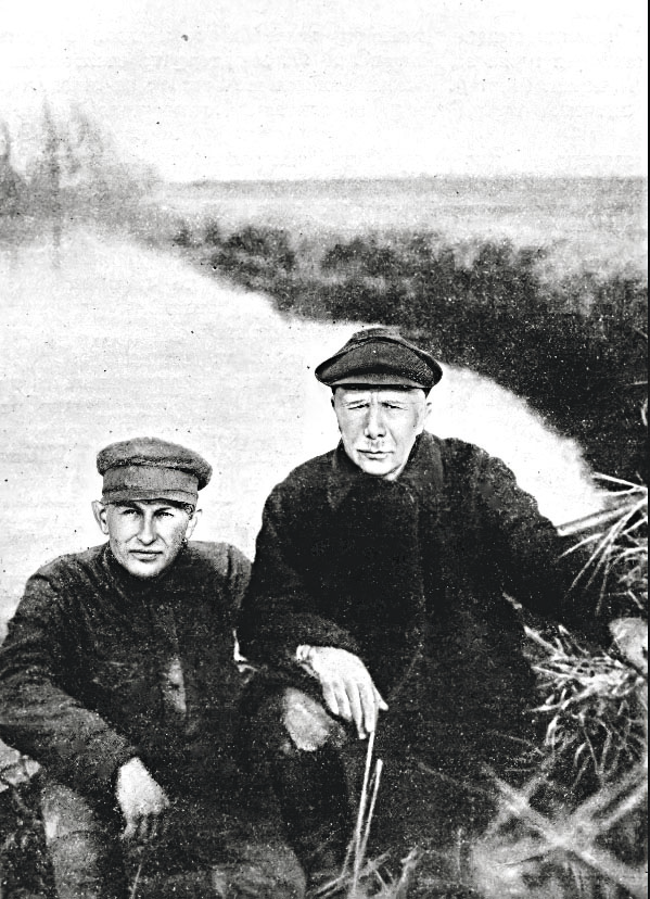 Серафимович с сыном в Воронеже.jpg