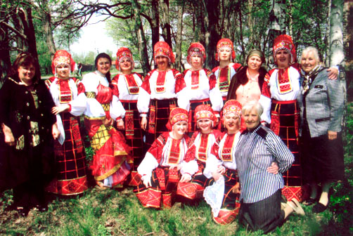 Из желания устроить праздник для соседей и родился в 1982 году в Чигораке ансамбль «Ивушка». Коллектив давно уже знают за пределами и Борисоглебского округа, и Воронежской области. Фото Виталия Черникова.