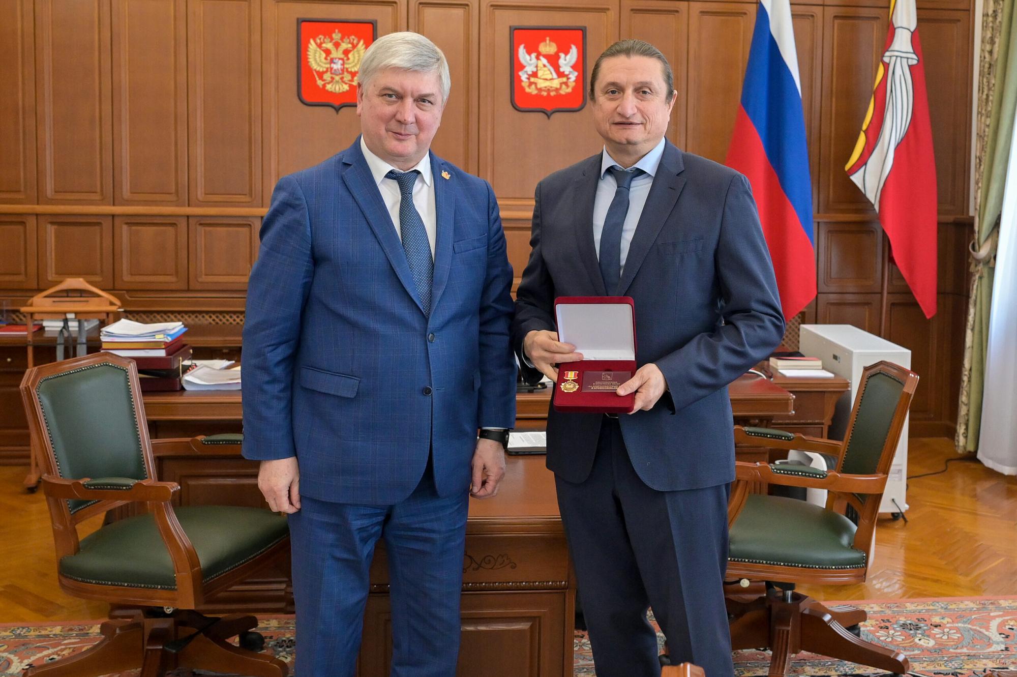Губернатор Александр Гусев провёл встречу с воронежским депутатом Госдумы Сергеем Чижовым