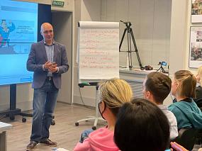 Работать или&hellip;