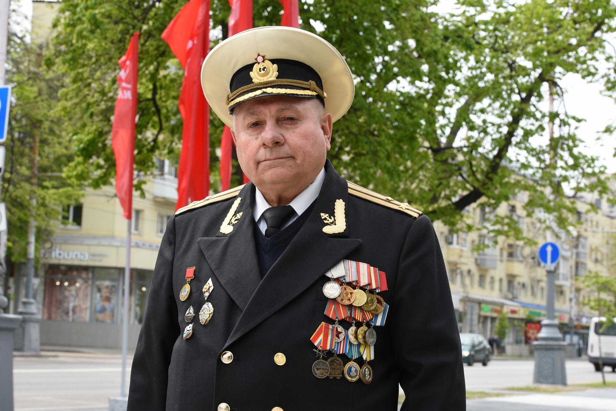 Его стихия — глубина морская 