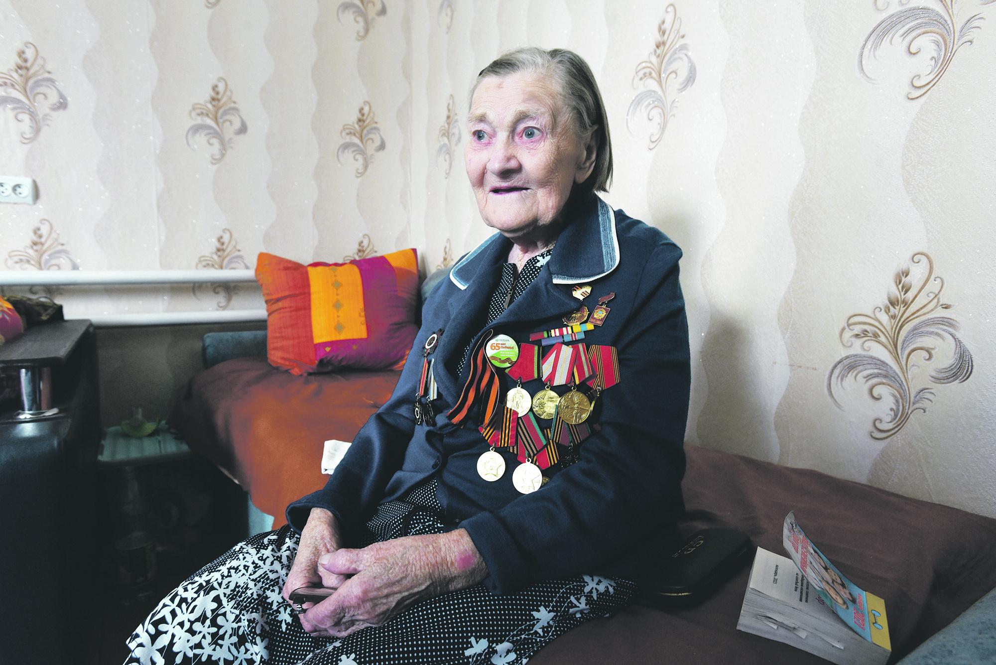 «Стирали руками по 120 пар белья в день». Воронежский ветеран войны рассказала о службе в банно - прачечном отряде