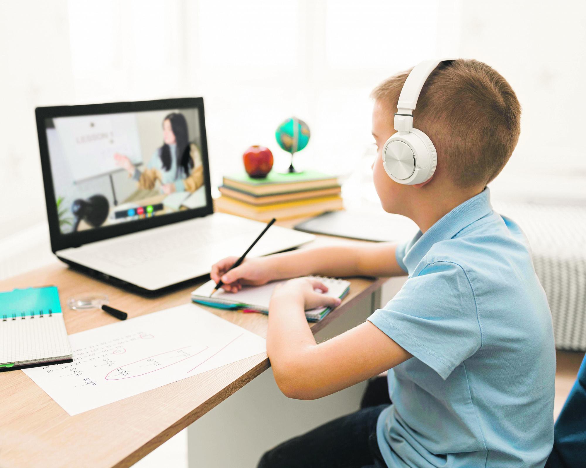 С какими проблемами столкнулись воронежские учителя и школьники во время «дистанта» 