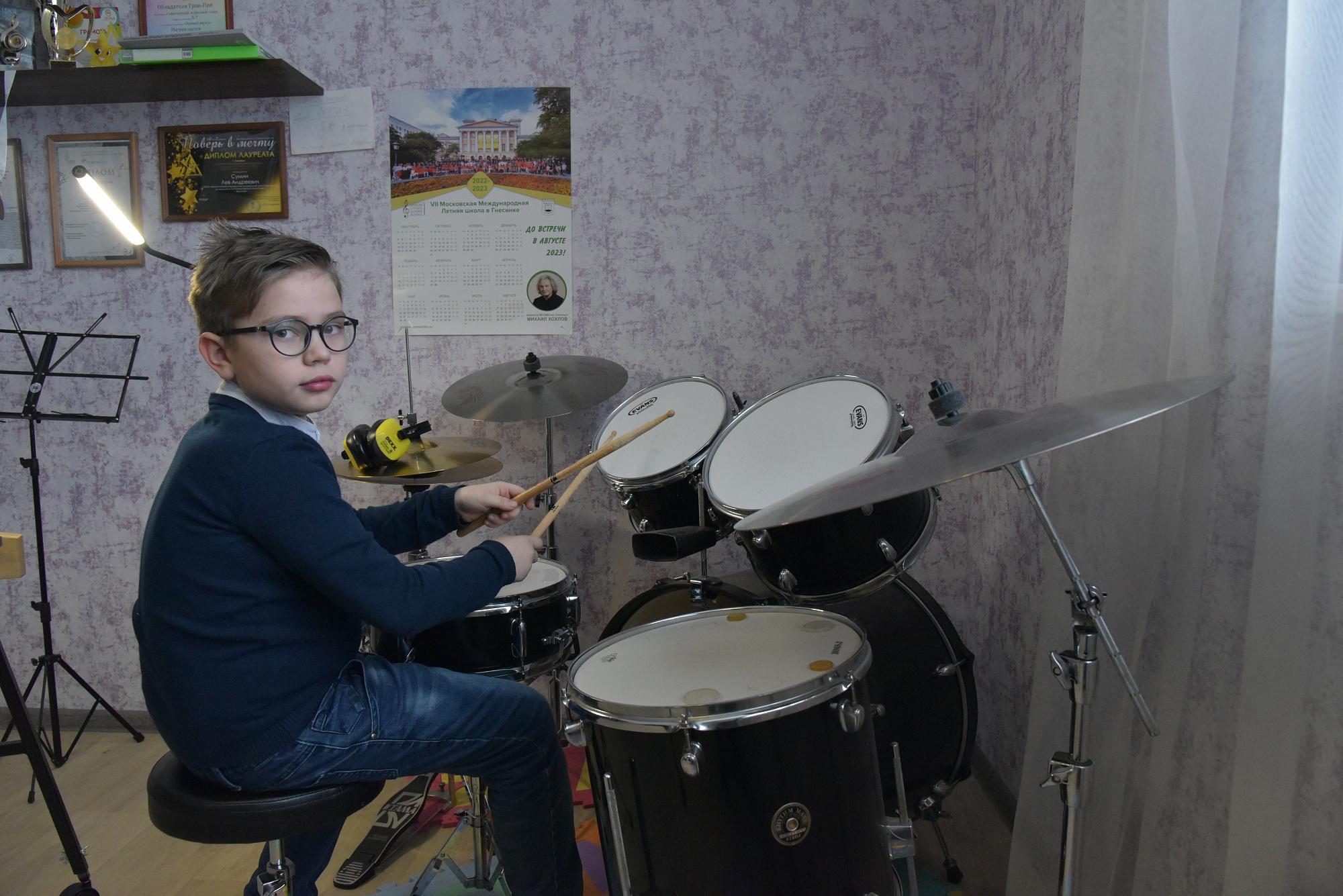 На ударной волне. 10-летний барабанщик из Воронежа снялся в популярном телевизионном шоу юных талантов 